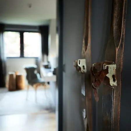 Le Noir - Black Forest Chalet